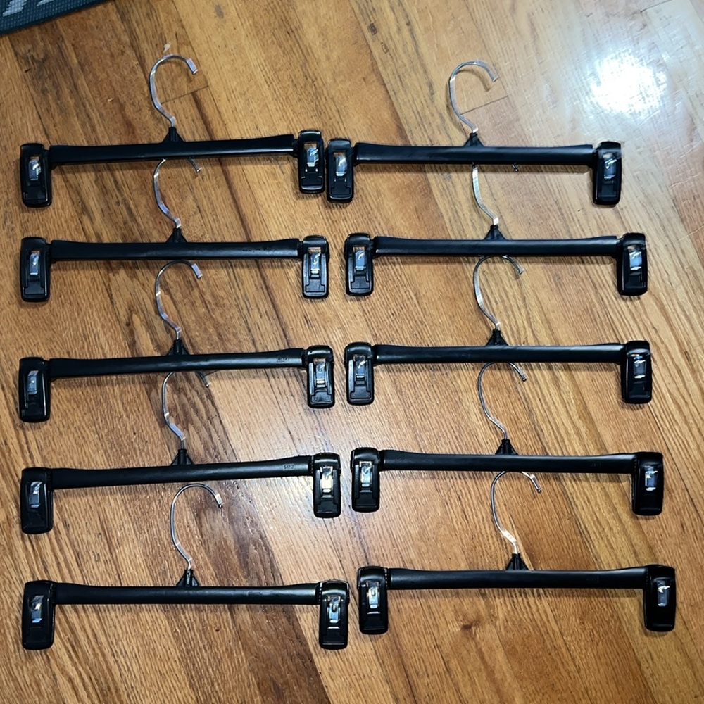 20 Black pant / skirt hangers-soft grip swivel - Picture 8 of 11